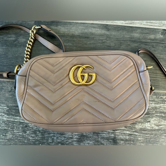 Gucci GG Marmont Camera Calfskin
Crossbody Chain Shoulder Bag - Picture 2 of 7